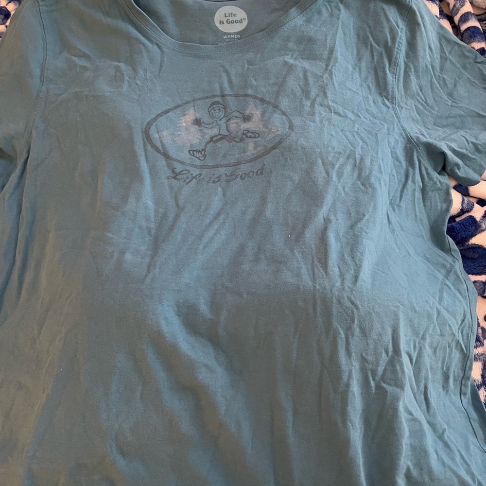 Life Is Good Women’s Short Sleeve Logo Tee in Teal